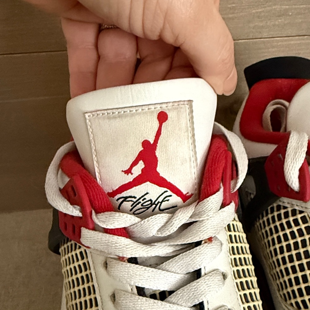 Authentic | 🔥 Fire Red Jordan 4 - Picture 11 of 17